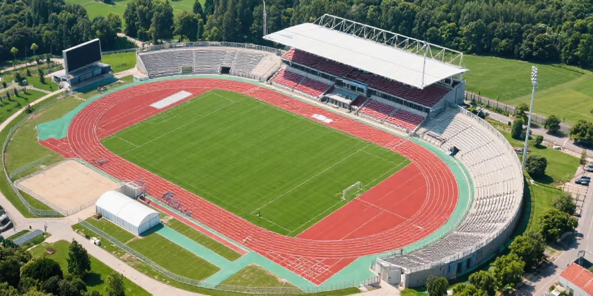 体育赛场氛围图